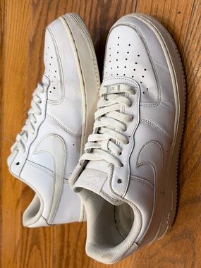 Nike Air Force 1 Men Size 11 Authentic White Low-Top Leather Sneakers School